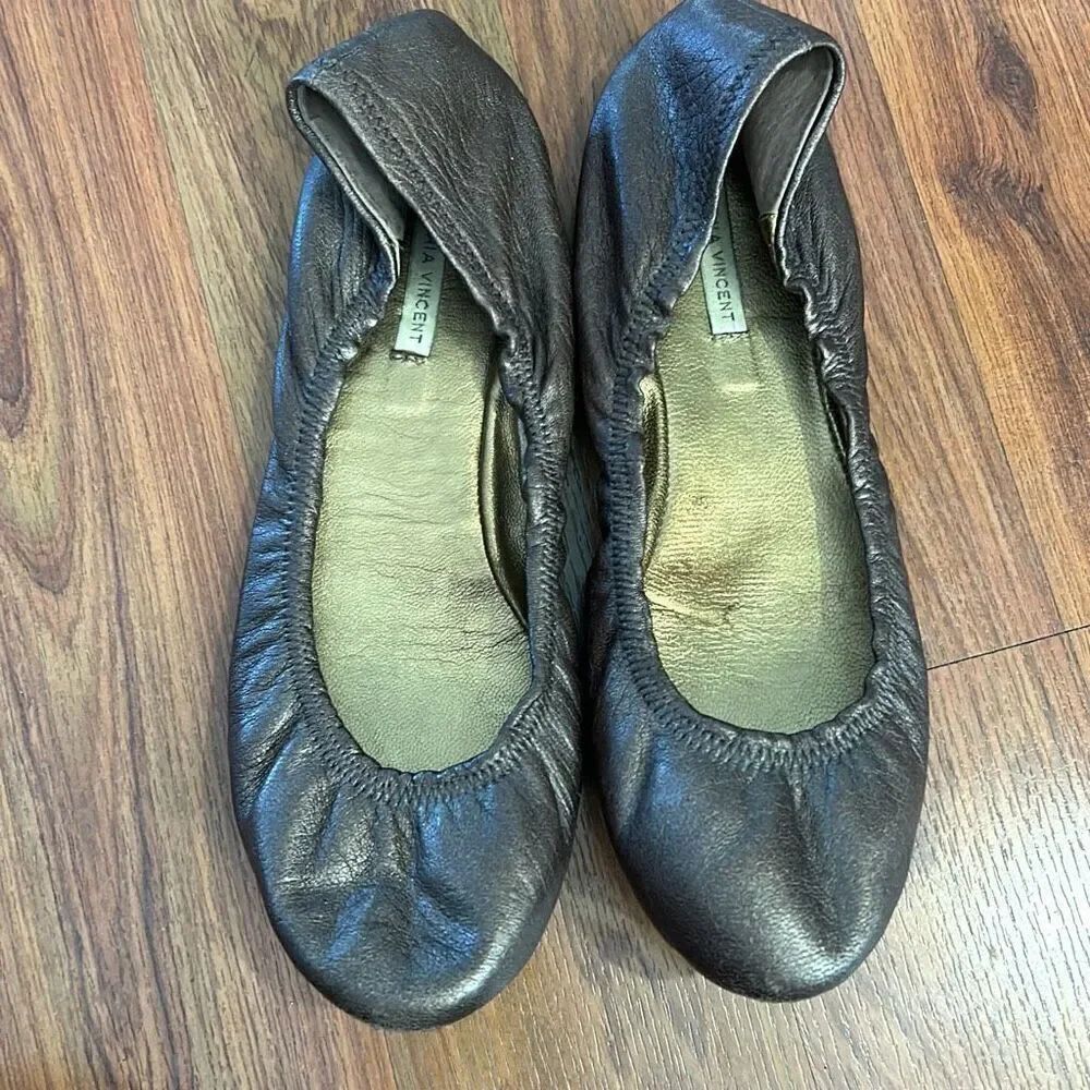 Cynthia Vincent bronze ballet flats size 8